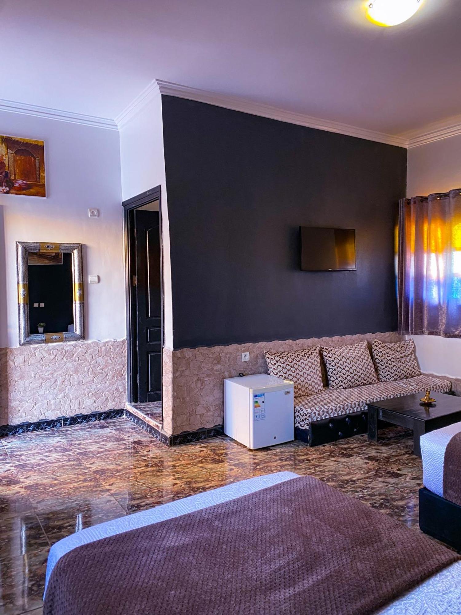 Hotel Equinox Tantan Zewnętrze zdjęcie